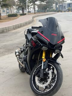 Yamaha R1-M 400cc Dual Cylinder Bike for Sale Only