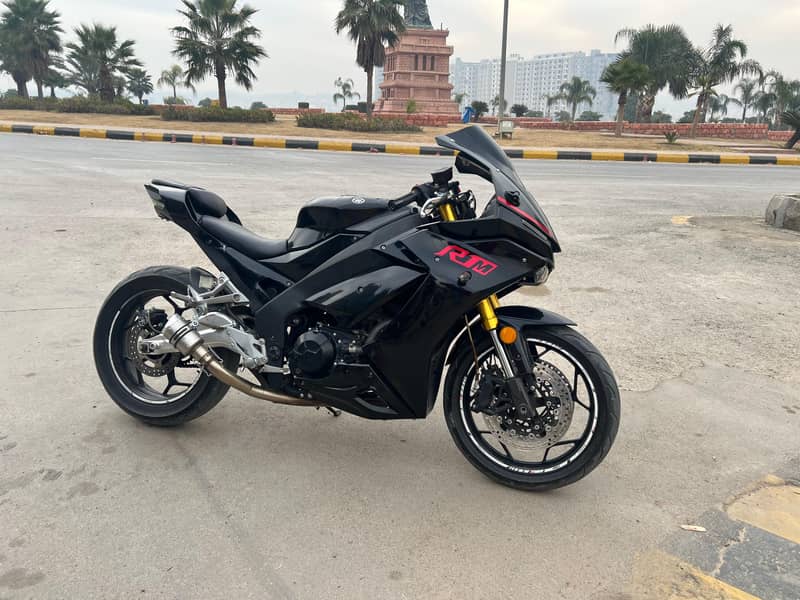 Yamaha R1-M 400cc Dual Cylinder Bike for Sale Only 2