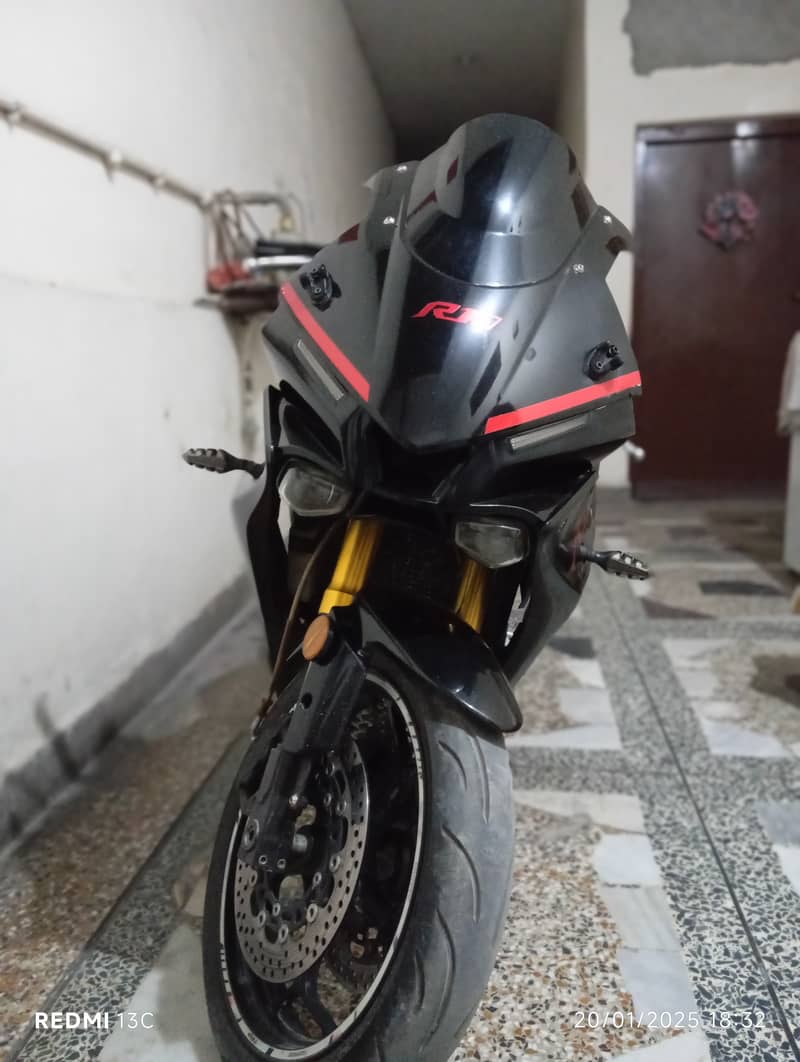 Yamaha R1-M 400cc Dual Cylinder Bike for Sale Only 5