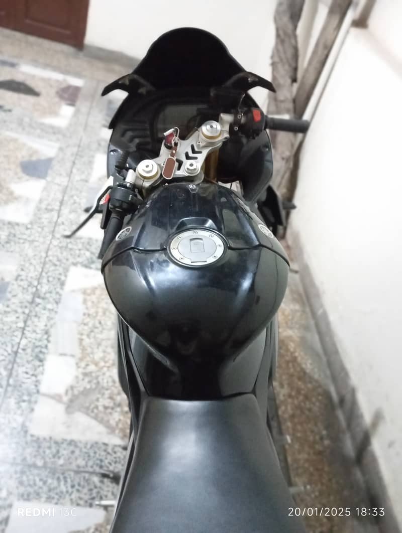 Yamaha R1-M 400cc Dual Cylinder Bike for Sale Only 6