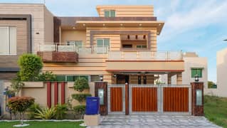 10 MARLA BRAND NEW FIRST ENTERY VIP LUXERY LEATEST ULTRA MODERN STYLISH HOUSE AVAILABLE FOR SALE IN JUBILEE TOWN LAHORE