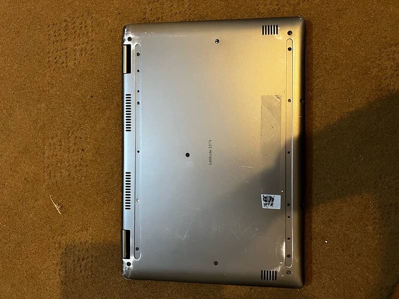 Dell latitude 3379 1