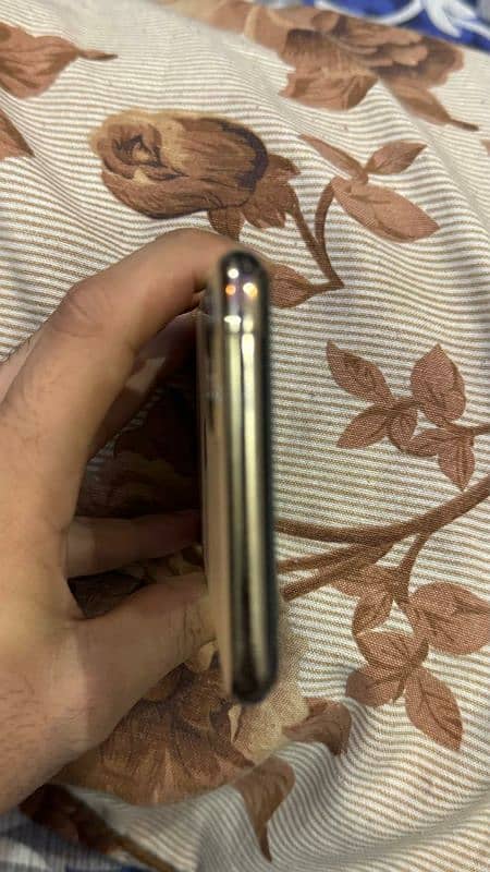 iPhone 11pro max pta approved 4