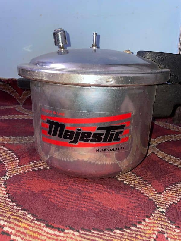 PRESSURE COOKER FOR SALE 1