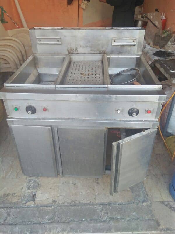 fryer and hot plate 0