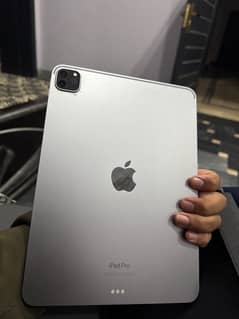 IPAD PRO M2 CHIP 11 INCH 4TH GENRATION 128 GB