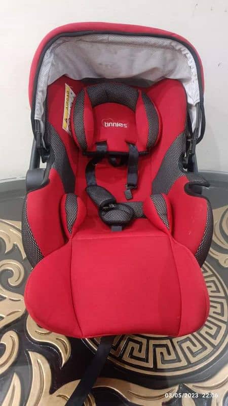 carrycot/car seat for sale 0