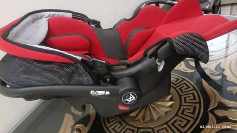 carrycot/car seat for sale 1