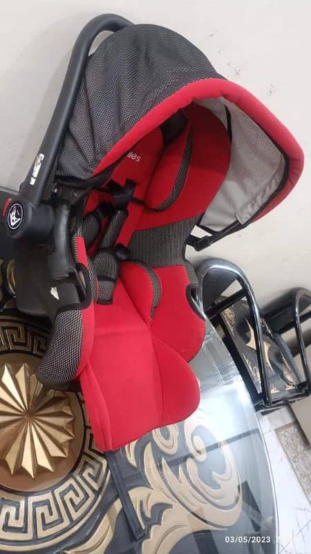 carrycot/car seat for sale 2