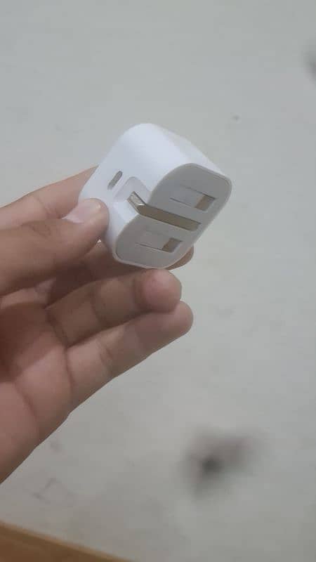 Orignal iphone charger and cable 1