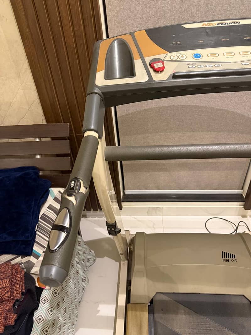 For Sale: Neo Perion Treadmill - Excellent Condition! 2