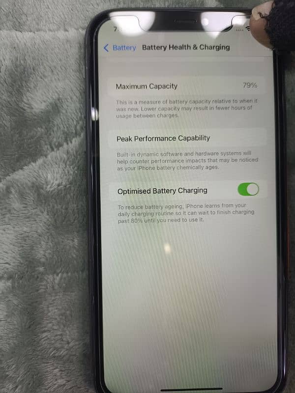 Iphone. 11 64. Gb factory unlocked 3