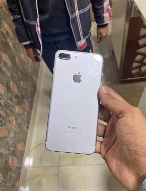 7plus bypass 128 bas front camera ki strip utri ha baqi all ok ha 1