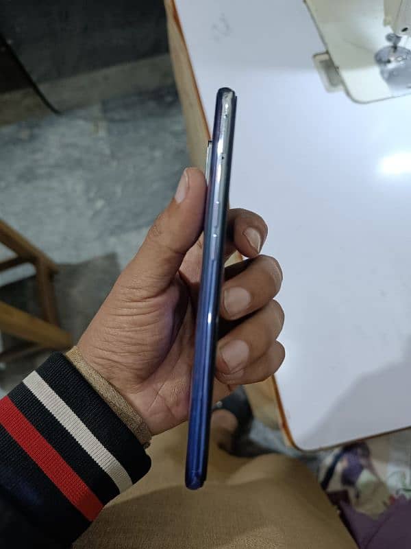 Oppo F19 3