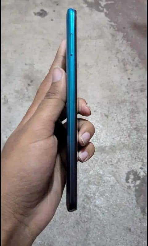 Its very good condition phone 3