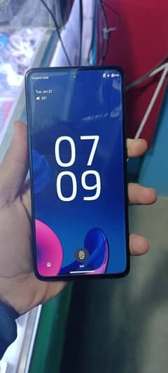 Moto edge 2022 . . ram. 8. . . 256. mamri.  koi masla nai mobile phone ko all