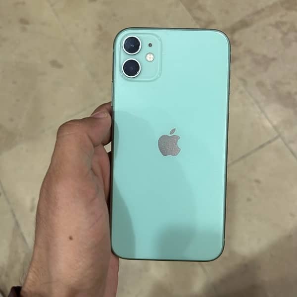 iphone 11 lush condition factory unlock 64 gb 4