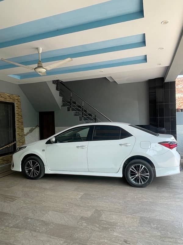 Toyota Corolla Altis 2022 4