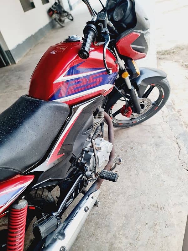 HONDA CB 125 F MODEL 2021 REG KARACHI GENIUN CONDITION URGENT SALE 3