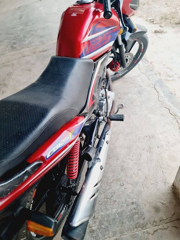 HONDA CB 125 F MODEL 2021 REG KARACHI GENIUN CONDITION URGENT SALE 4