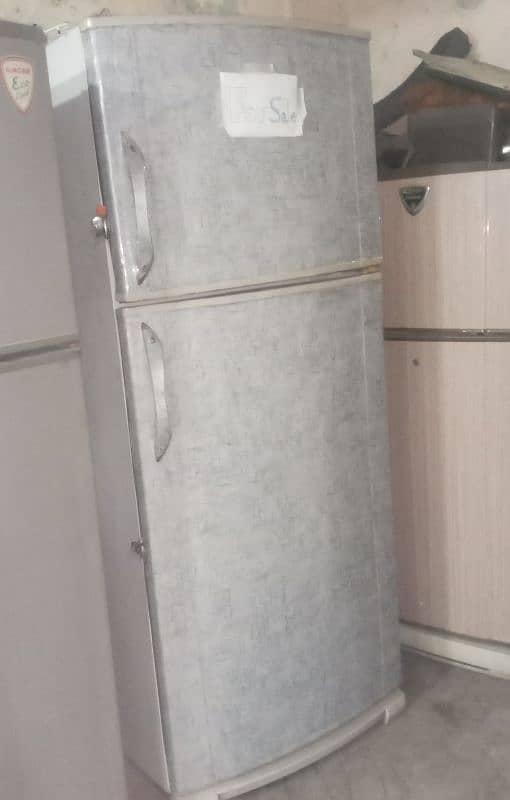 dawlance janboo size fridge good working 1