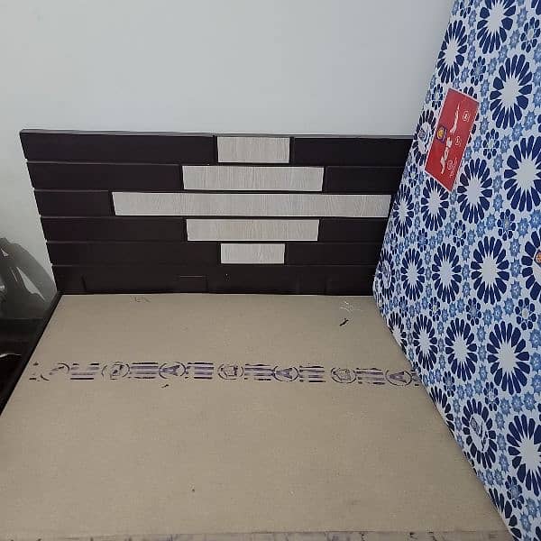 KING SIZE BED 6'6 WITH MATRESS 4