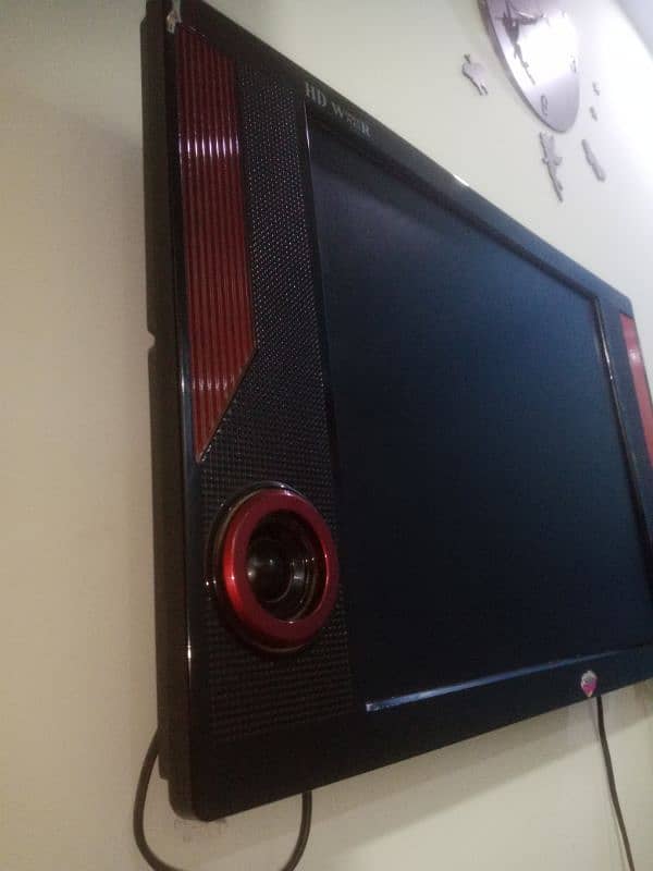 LCD 28 inch 2