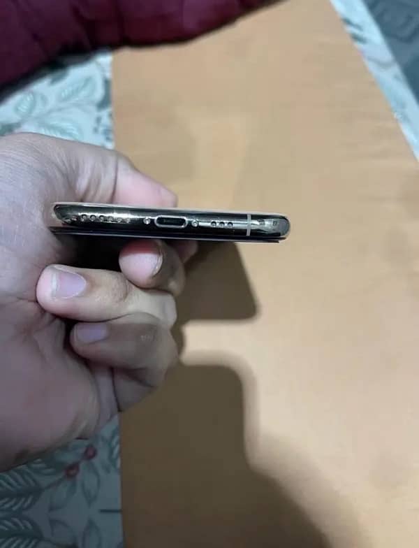 iphone xs 64gb Pta approved 4