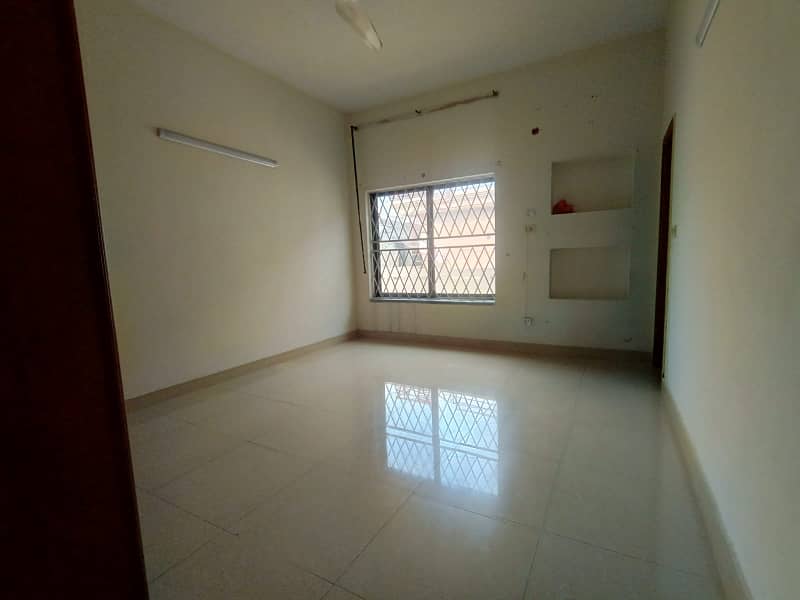 1 KANAL upper portion FOR RENT IN DHA PHASE 2 Lahore 0