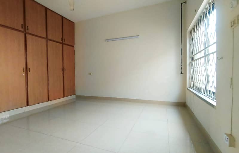 1 KANAL upper portion FOR RENT IN DHA PHASE 2 Lahore 1