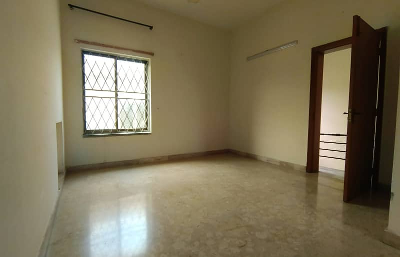 1 KANAL upper portion FOR RENT IN DHA PHASE 2 Lahore 9