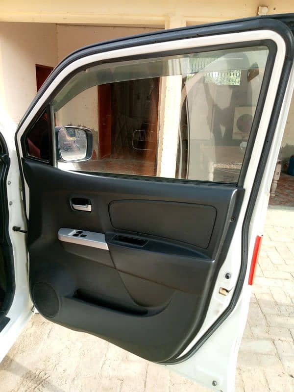 Suzuki Wagon R 2017 11