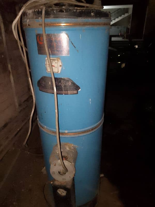 instan water gas and electric gyser 10/9.20litter 2