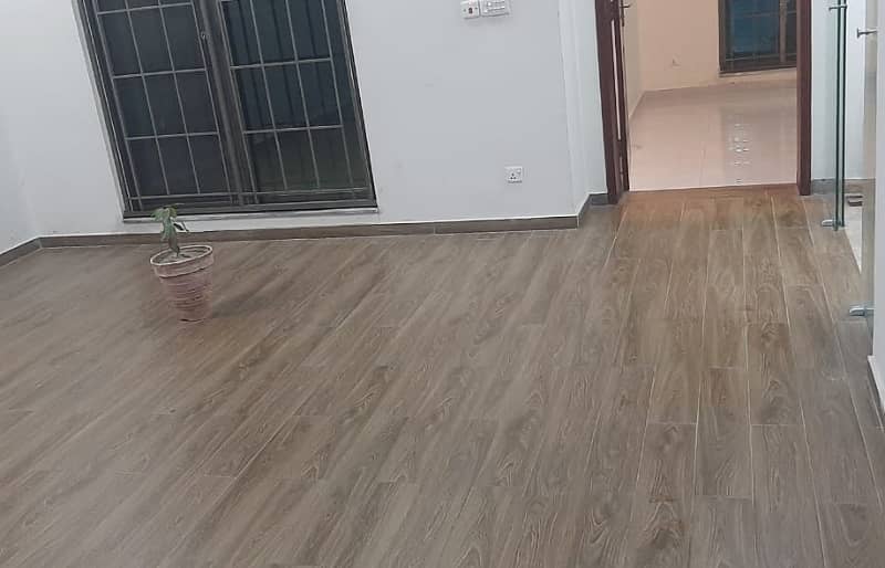 1 KANAL upper portion FOR RENT IN DHA PHASE 3 Lahore 9