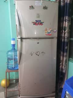 Dawlence Full Size Refrigerator model 9188