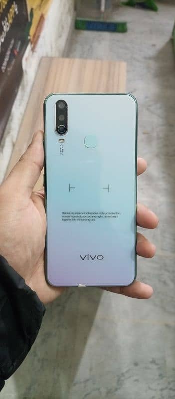 vivo  v1901  8/256 0