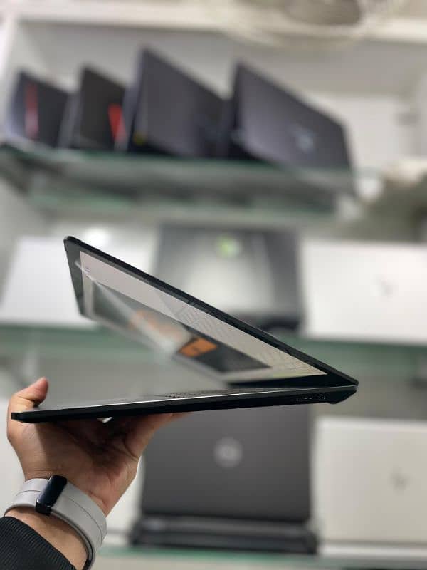 Surface Laptop 4 : Core i7 11th Gen : 32/1TB 3