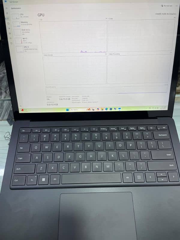 Surface Laptop 4 : Core i7 11th Gen : 32/1TB 7