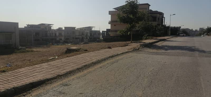 10 MARLA RESIDENTIAL PLOT AVAILABLE FOR SALE IN BLOCK B 2