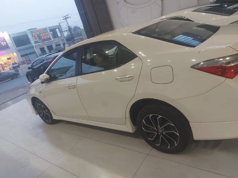 Toyota Corolla Altis 1.6 cvt SPECIAL EDITION 3