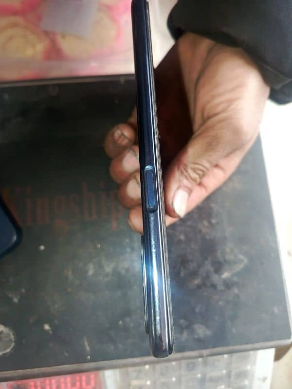 one plus Nord 200 5G.        4GB. 64GB 2