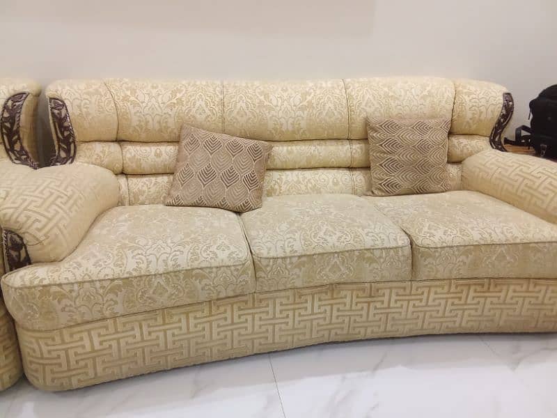 Sofa set 0