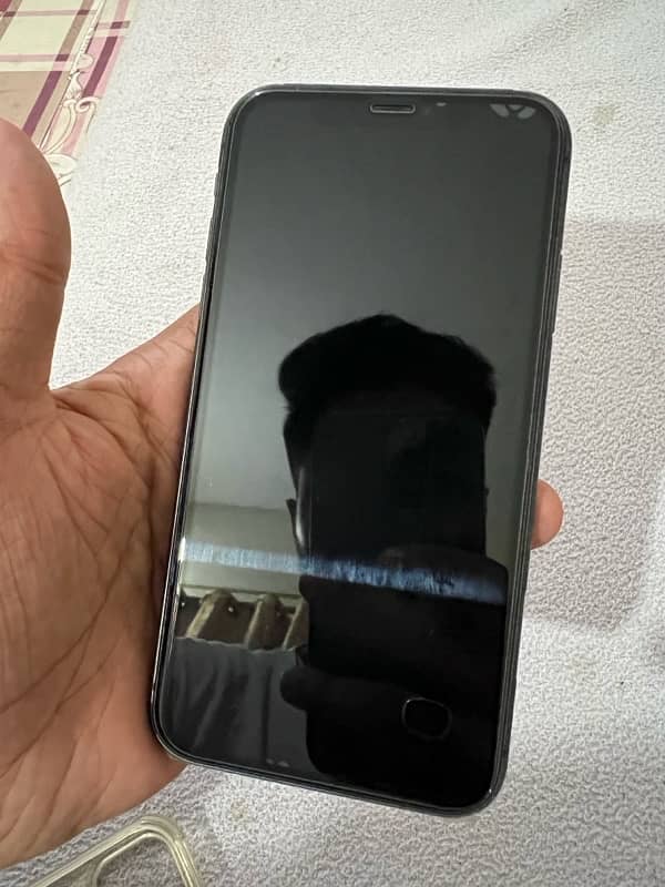 iPhone 11 / 128Gb LLA with box PTA approved 4