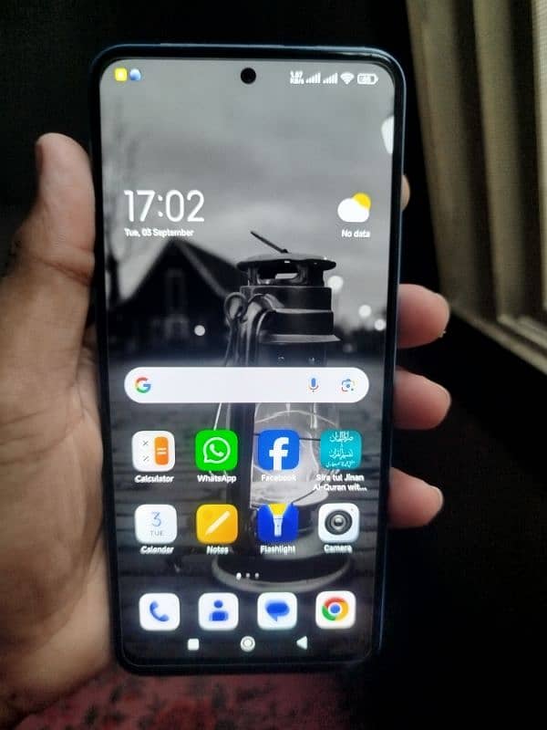 I am selling Redmi note 12 8gb vs 128 GB condition 10 by 10 ha 5