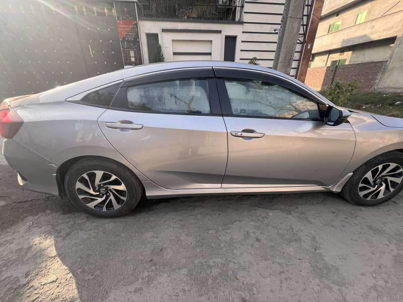 Honda Civic Oriel 2018 5