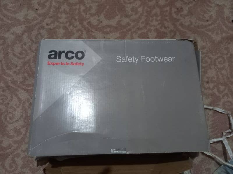 arco safety footwear 9