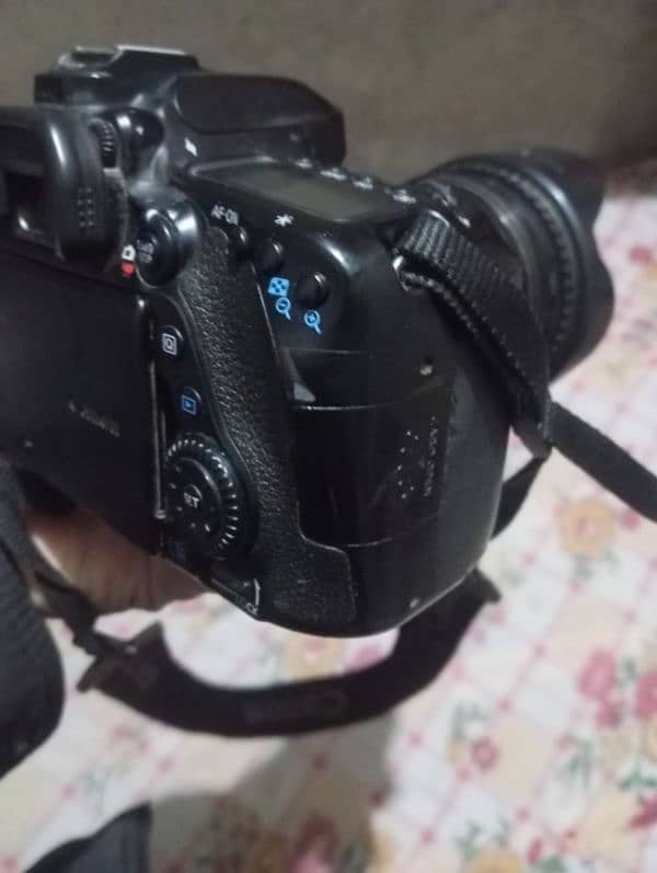 CANON 80 D 11