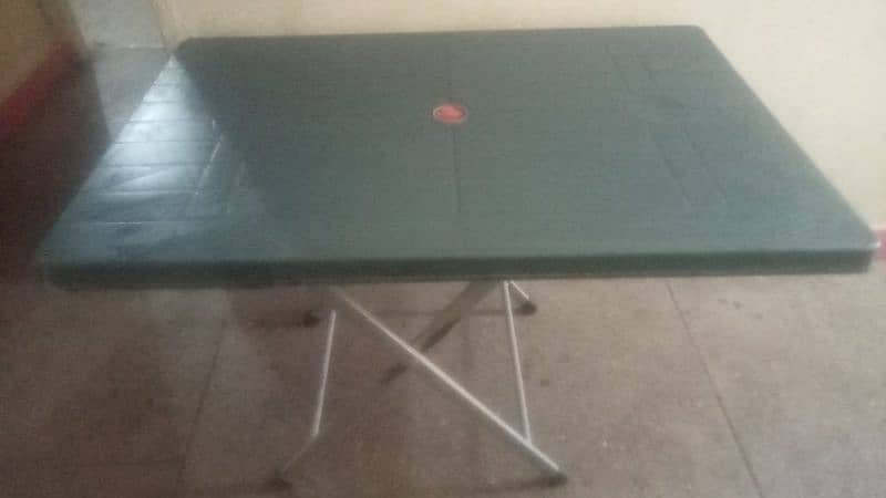 plastic table good condition   price 2500 0