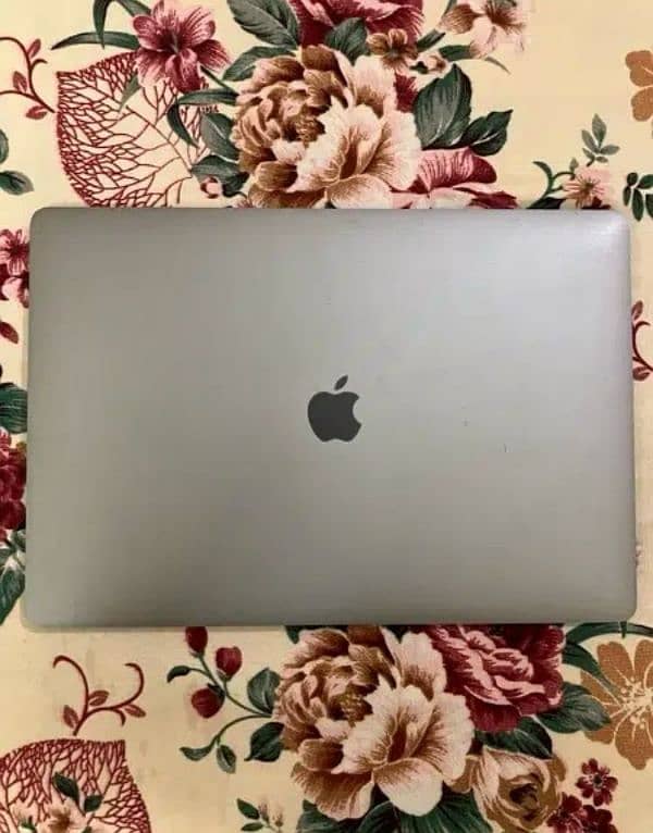 MacBook pro m1 for sale my call WhatsApp 0326/57/51/632 2