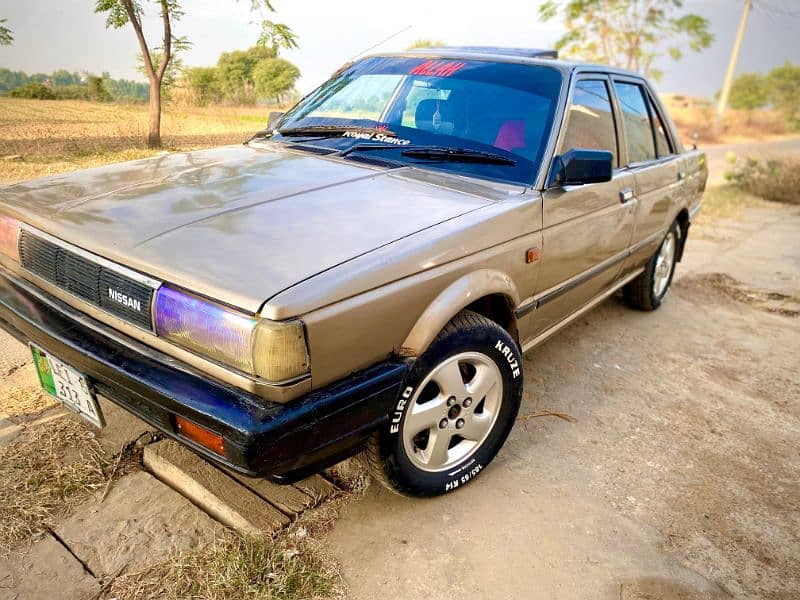 Nissan Sunny 1986 4